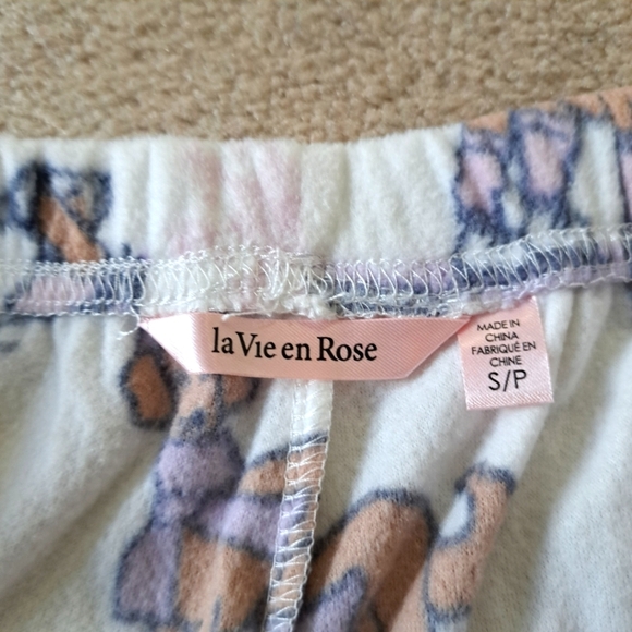 New! La Vie En Rose Pajama Set Fleece 2PC PJ's Women's Size Small Dogs Top Pants - Picture 8 of 10